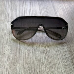 quay australia showbiz chrome silver oversized wide shield sunglasses eyewear